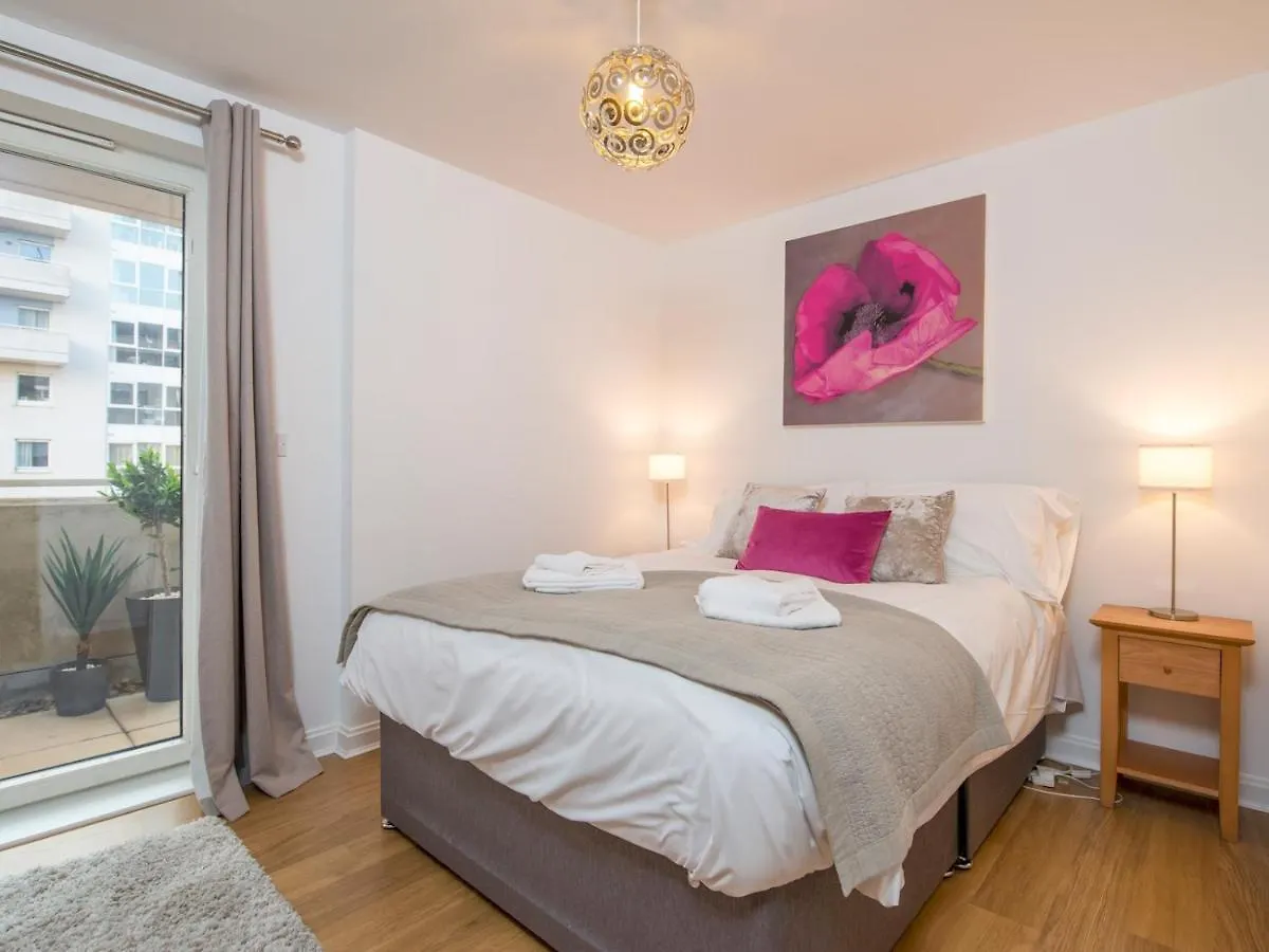 Pass The Keys Lovely 2 Bedroom Apartment In The Bay With A View Cardiff 0*,  United Kingdom