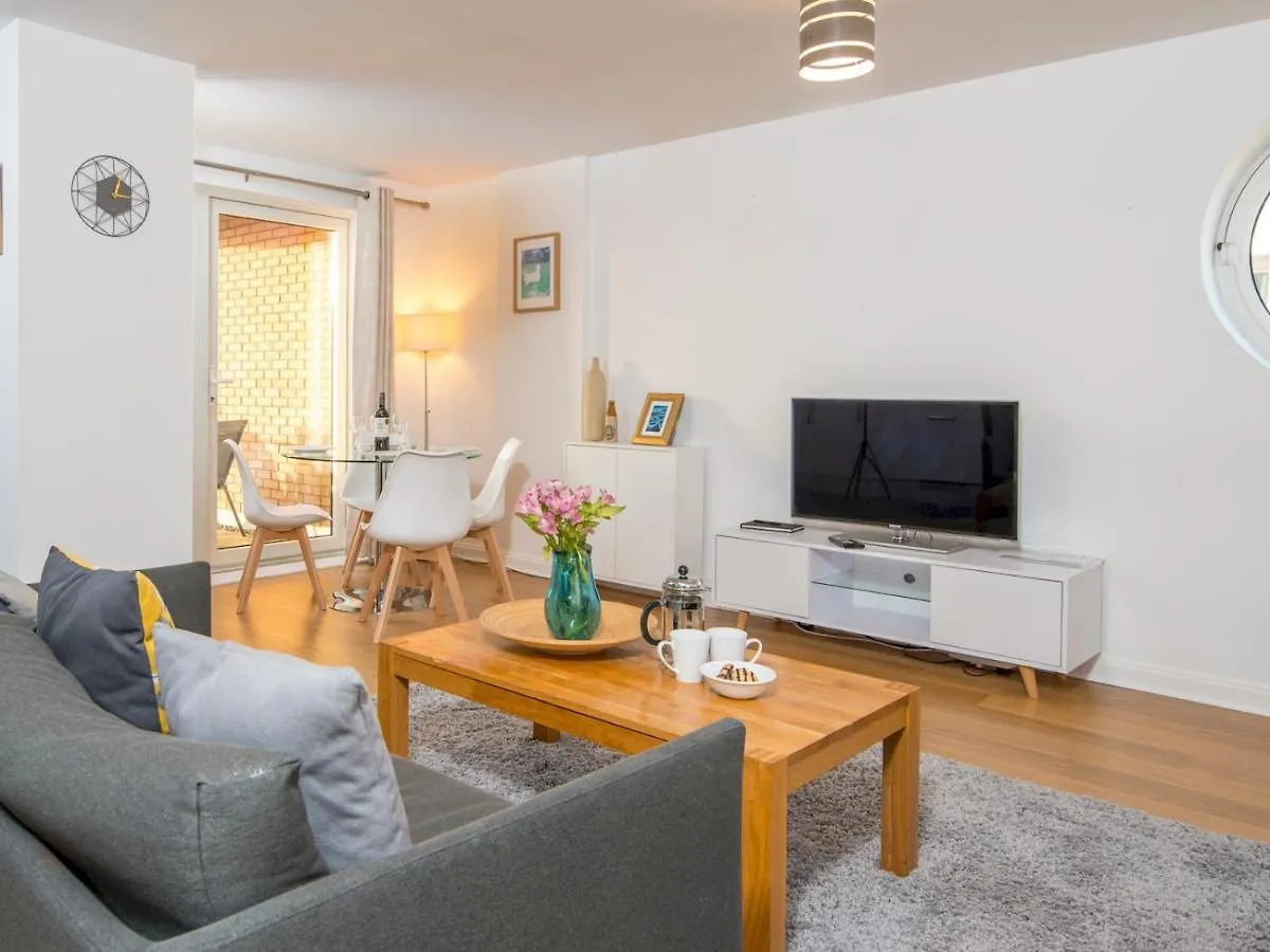 Pass The Keys Lovely 2 Bedroom Apartment In The Bay With A View Cardiff