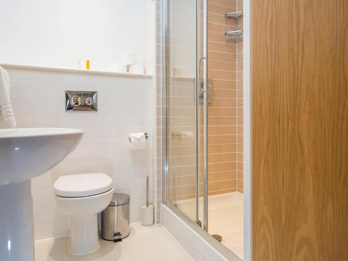 Pass The Keys Lovely 2 Bedroom Apartment In The Bay With A View Cardiff